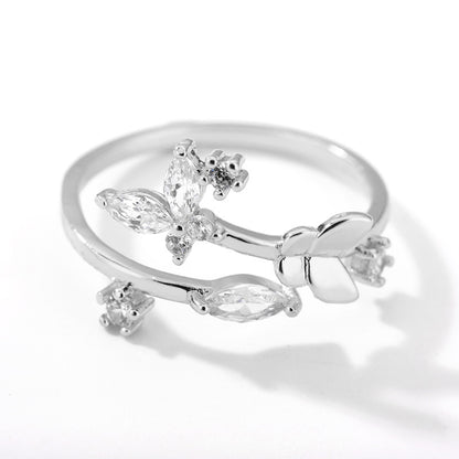 Verstellbarer Zirkonring für Damen mit frischer Blume