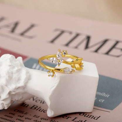 Verstellbarer Zirkonring für Damen mit frischer Blume